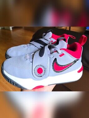 Sz 1Y Little Kids NIKE TEAM HUSTLE D11 'Cement Grey/Gum Red' Bungee Lace/Adj Str